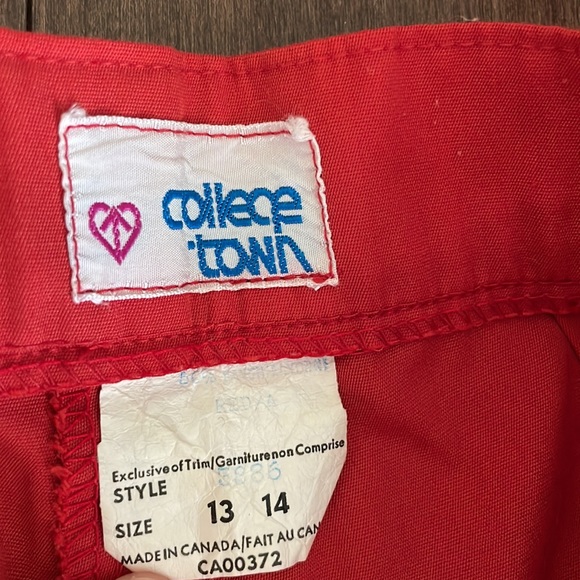 Vintage red shorts - Picture 3 of 5